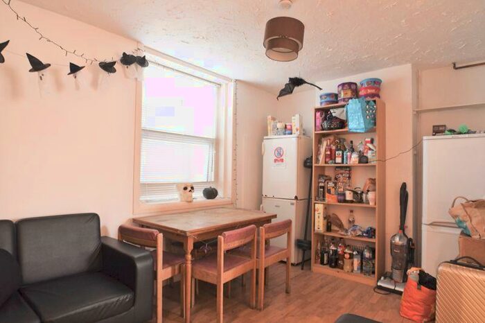 4 Bedroom Terraced House To Rent In St. Pauls Street, Brighton, BN2