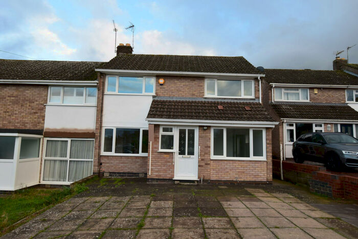 3 Bedroom Semi-Detached House To Rent In Briar Meads, Oadby, LE2