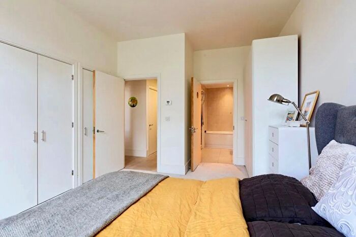 1 Bedroom Flat To Rent In Highbury Stadium Sqaure, London, N5