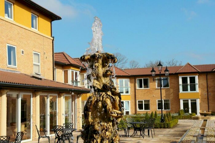 2 Bedroom Apartment For Sale In Sienna Court, Chadderton, OL9