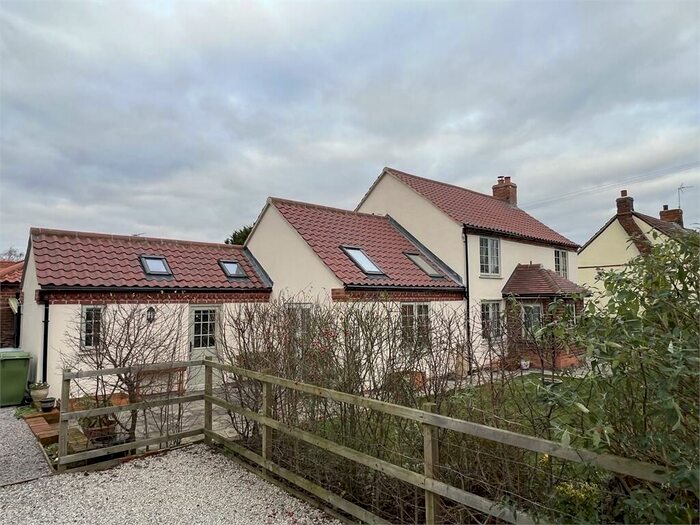 3 Bedroom Cottage For Sale In Crab Lane, North Muskham, Nottinghamshire., NG23