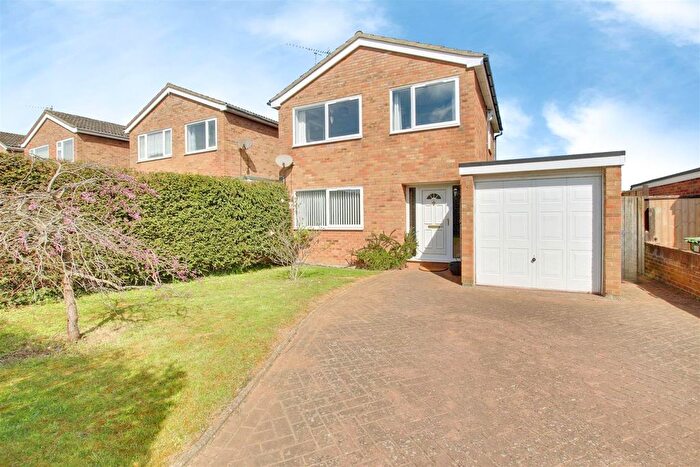 3 Bedroom Link Detached House For Sale In Wheatley Crescent, Bluntisham, PE28