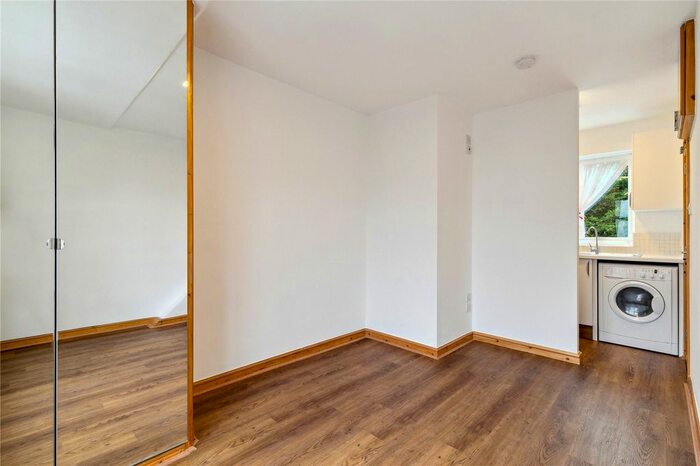 1 Bedroom Flat To Rent In Almond Avenue, Ealing Common, W5