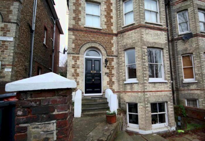 1 Bedroom Flat To Rent In Jenner Road, Guildford, Surrey, GU1