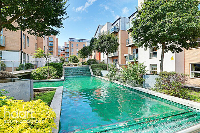 1 Bedroom Apartment For Sale In Imperial Heights, South Woodford, E18