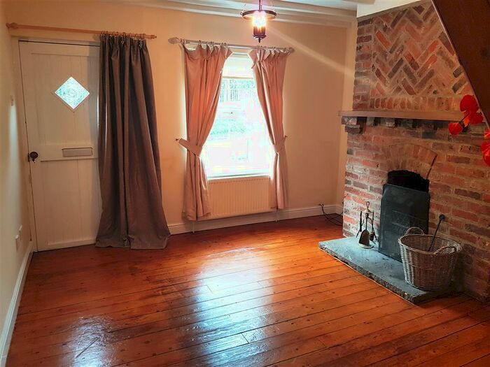 2 Bedroom Cottage To Rent In Coronation Terrace, Austerfield, Doncaster, DN10