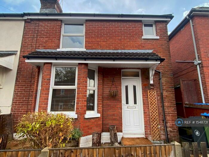 3 Bedroom Semi-Detached House To Rent In Percy Road, Southampton, SO16