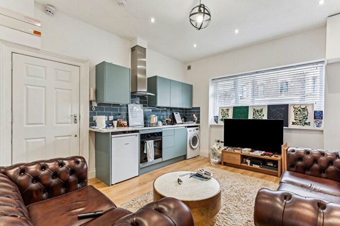 1 Bedroom Flat To Rent In Devonport Road, Shepherds Bush Green, W12