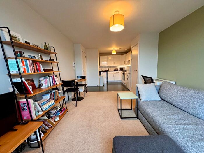1 Bedroom Flat For Sale In Schoolhouse Yard, Bloomfield Road, Woolwich, London, SE18