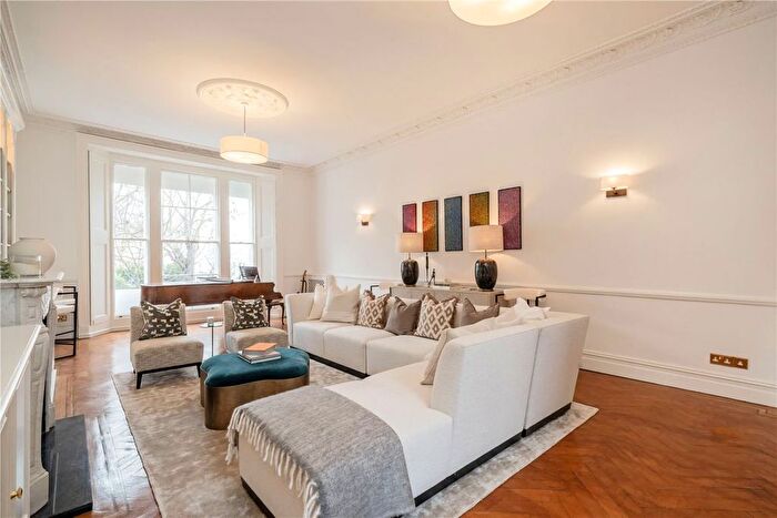 4 Bedroom Property To Rent In Palace Gardens Terrace, Kensington, W8
