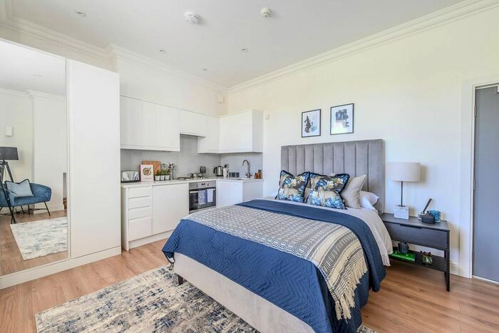 Studio To Rent In Vincent Square, Westminster, London, SW1P