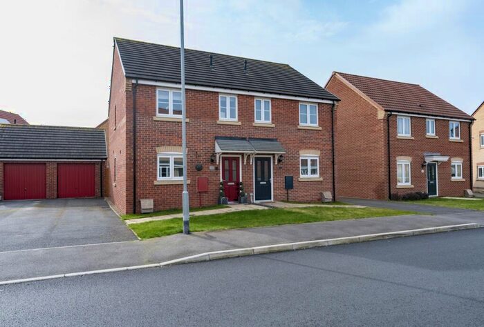 3 Bedroom Semi-Detached House For Sale In Atherton Gardens, Spalding, Lincolnshire, PE11