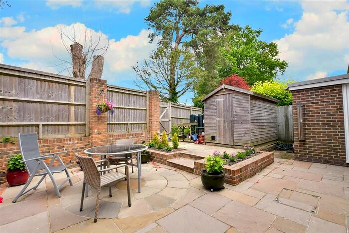4 Bedroom Link Detached House For Sale In The Street, Framfield, Uckfield, East Sussex, TN22