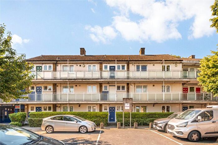 3 Bedroom Flat For Sale In Stevens Avenue, London, E9