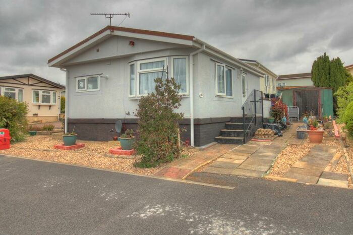 2 Bedroom Park Home For Sale In Kingsmead Park, Swinhope, Market Rasen, LN8