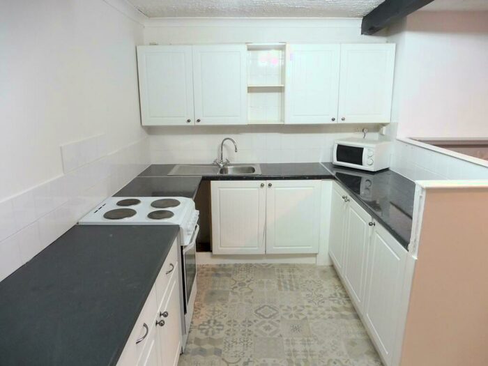 2 Bedroom Cottage To Rent In Rake Bank, Halifax, HX2