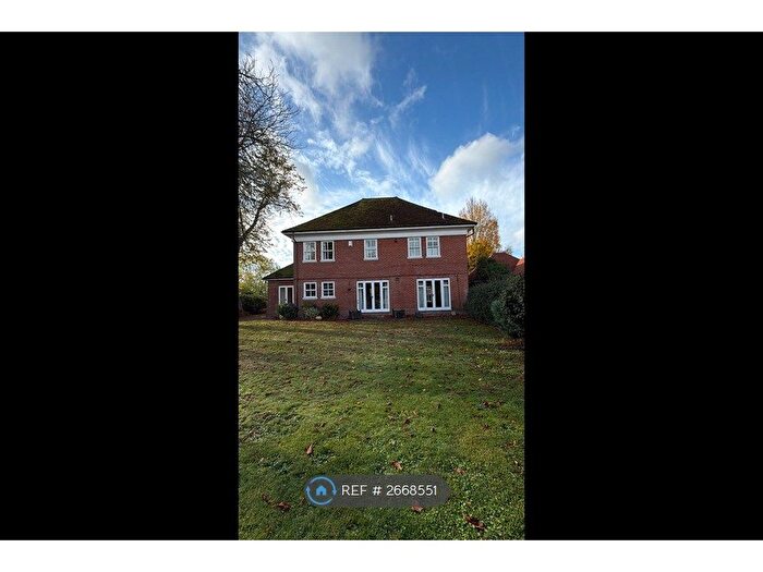 5 Bedroom Detached House To Rent In Queens Acre, Windsor, SL4