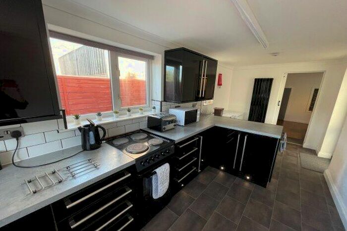 3 Bedroom Property To Rent In Bassett Terrace, Llanelli, SA15