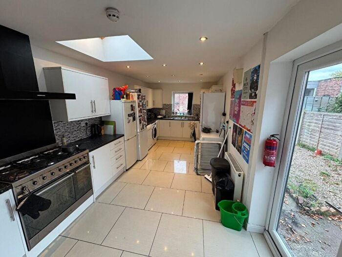 8 Bedroom Semi-Detached House To Rent In Harlaxton Drive, Nottingham, Nottinghamshire, NG7