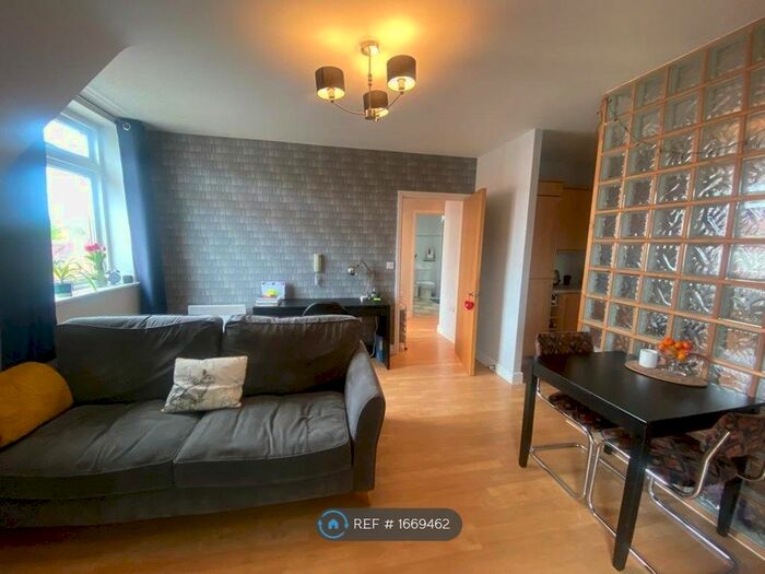 1 Bedroom Flat To Rent In Middlepark Drive, Northfield, Birmingham, B31