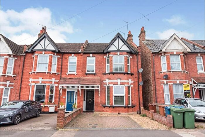 2 Bedroom Flat For Sale In Salisbury Road, Harrow, HA1