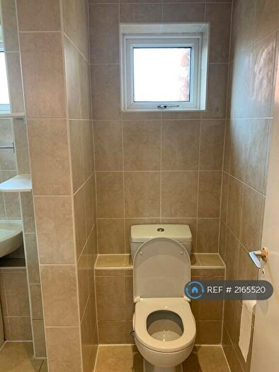 2 Bedroom Flat To Rent In Chelwood Close, Chippenham, SN14