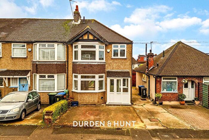3 Bedroom Semi Detached House For Sale In Oakwood Hill, Loughton, IG10