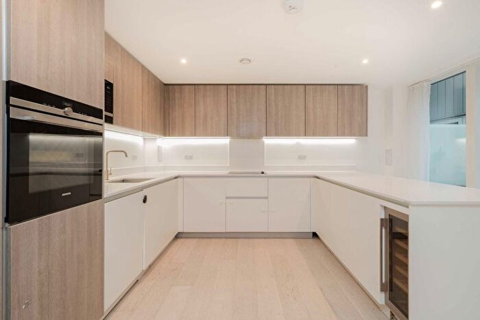 3 Bedroom Flat To Rent In Sinclair Road, London, W14