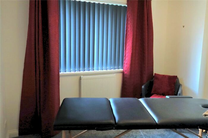 3 Bedroom Bungalow For Sale In Lon Llwyd, Glanamman, Ammanford, Carmarthenshire, SA18