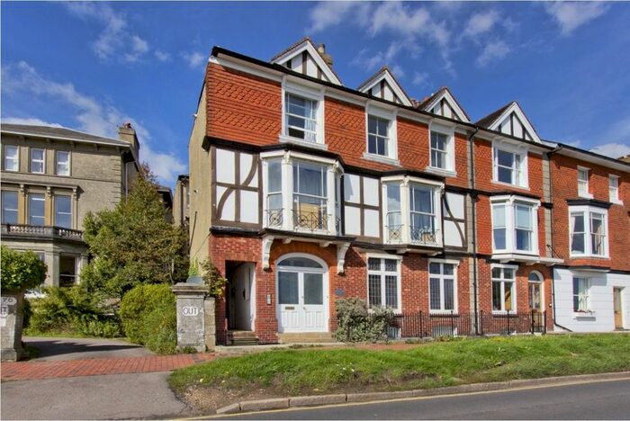 1 Bedroom Flat To Rent In Mount Ephraim, Tunbridge Wells., TN4