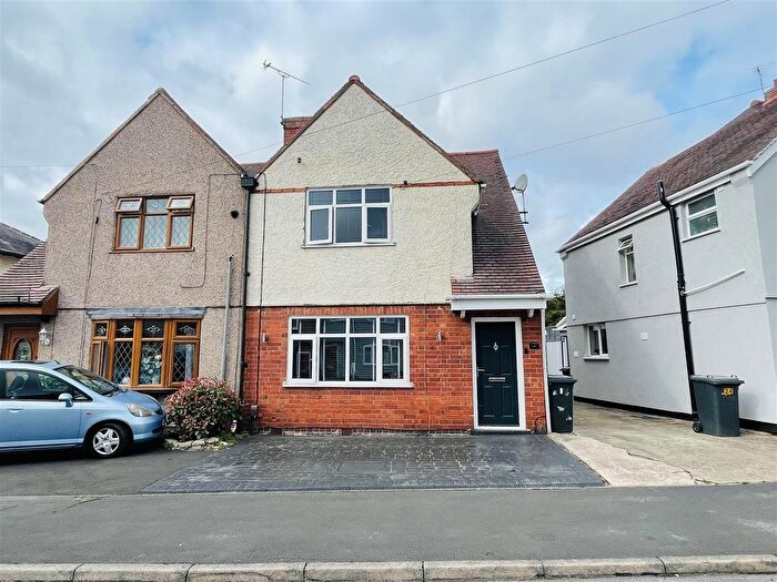 3 Bedroom Semi-detached House For Sale In Bede Road, Stockingford, CV10