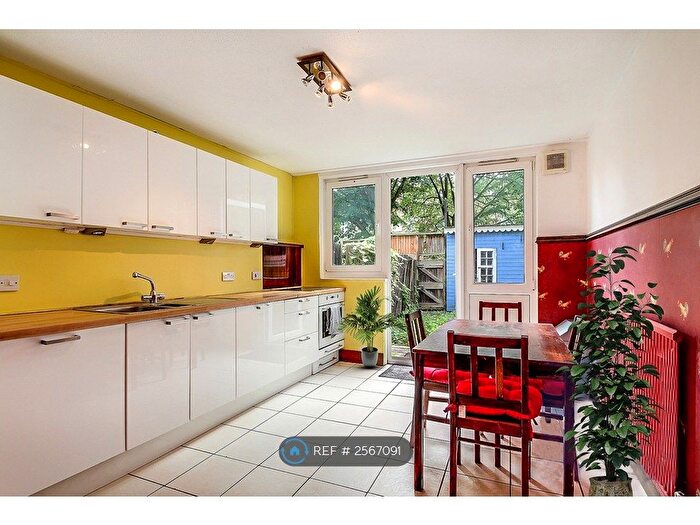 3 Bedroom Terraced House To Rent In Westacott Close, London, N19