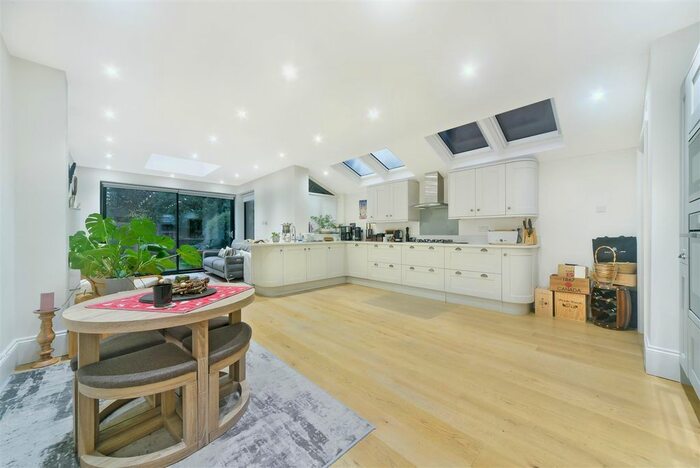 4 Bedroom Property To Rent In Evelyn Road, London, SW19