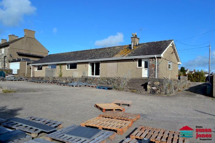 4 Bedroom Detached Bungalow For Sale In Chwilog Pen Llyn Peninsula, LL53