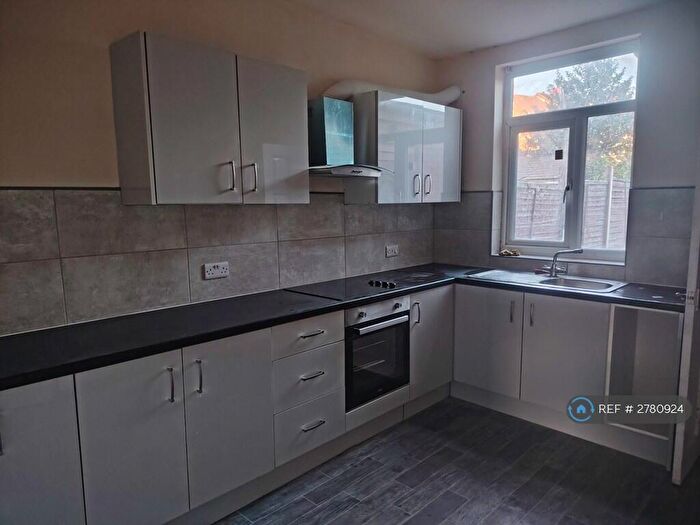 2 Bedroom Terraced House To Rent In Dundas Road, Sheffield, S9