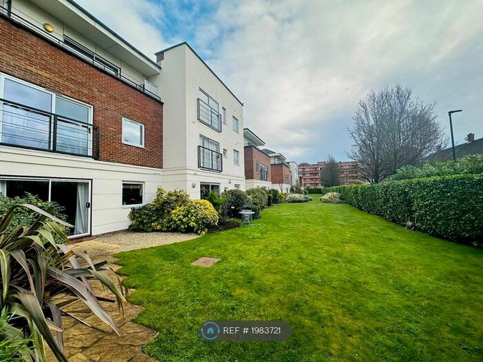 2 Bedroom Flat To Rent In Mill Pond Close, London, SW8
