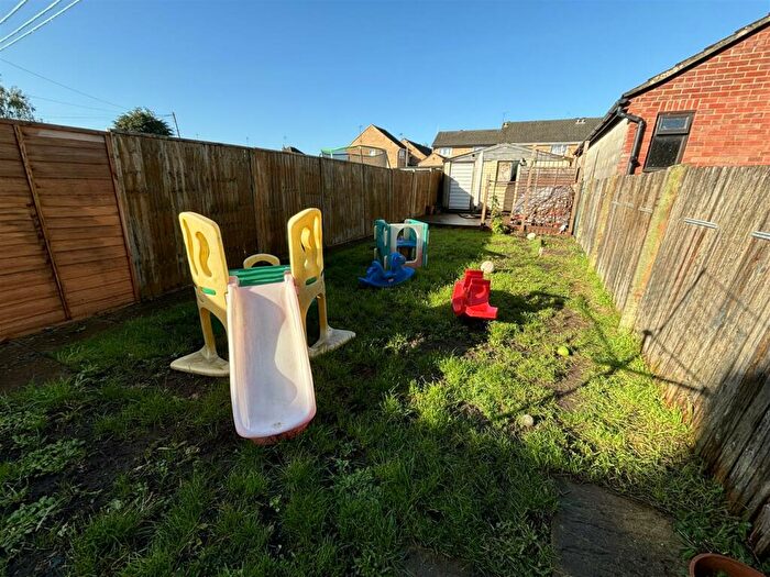 3 Bedroom Terraced House For Sale In Parliament Street, Chippenham, SN14