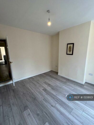 3 Bedroom Terraced House To Rent In Walton Road, Sheffield, S11