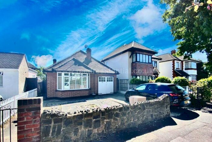 2 Bedroom Detached Bungalow To Rent In Hobleythick Lane, Westcliff On Sea, SS0