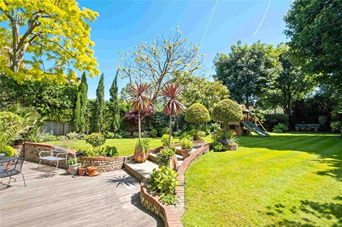 7 Bedroom Semi-Detached House For Sale In Hawthorne House, Wandle Road, SW17