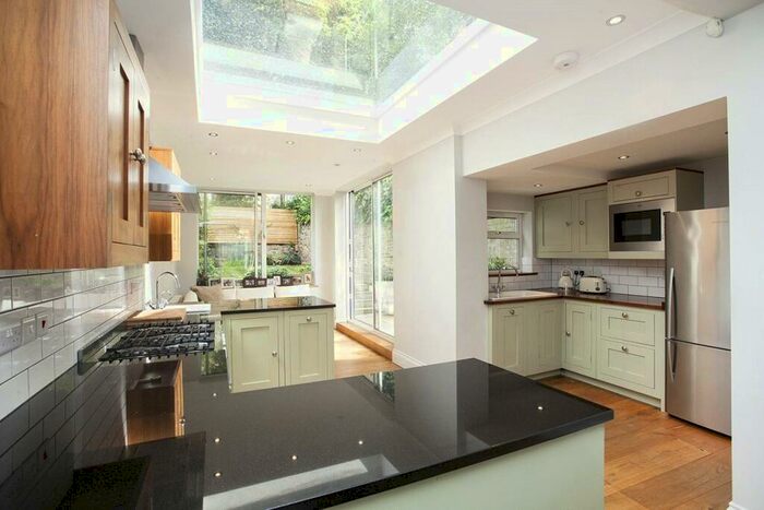 4 Bedroom Semi-Detached House To Rent In Oakford Road, Kentish Town North, London, NW5