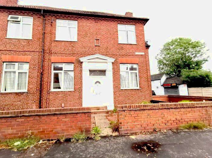 1 Bedroom Flat To Rent In Commonside, Pensnett, Brierley Hill, DY5