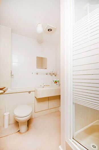 3 Bedroom Flat To Rent In Sudbury Hill, Harrow On The Hill, Harrow, HA1