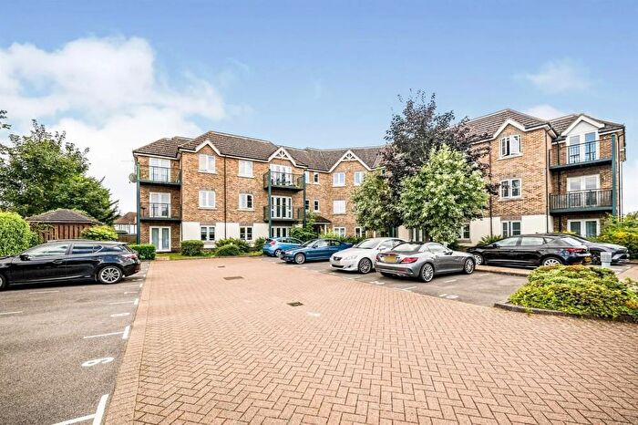 2 Bedroom Flat For Sale In Huntercombe Lane North, Taplow, SL6