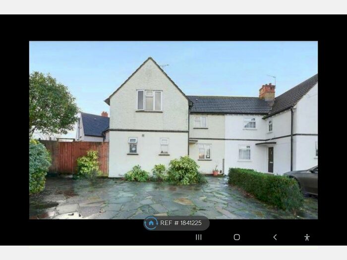 3 Bedroom Semi-Detached House To Rent In Collingwood Road, Sutton, SM1