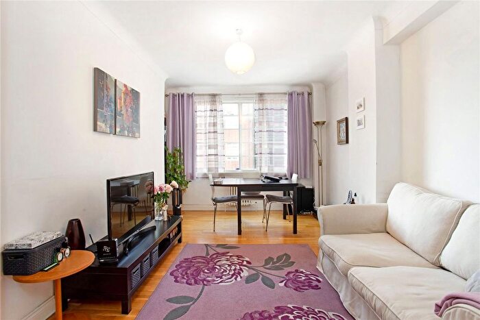 2 Bedroom Flat To Rent In Lancaster Close, Notting Hill, W2