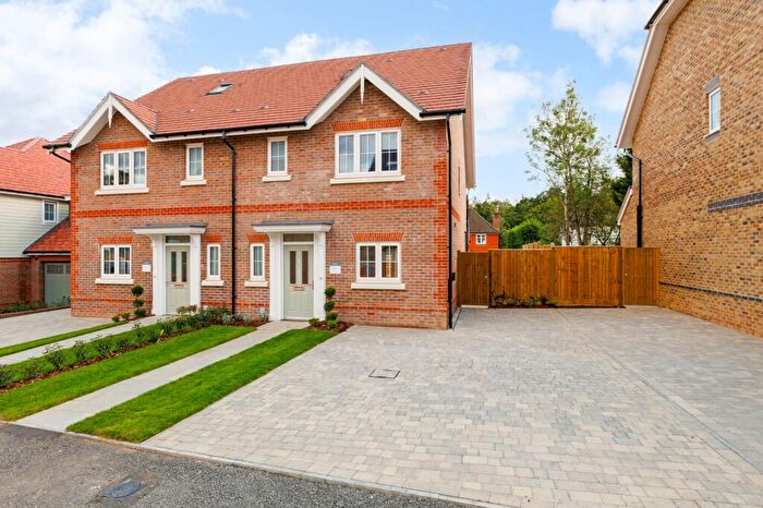 4 Bedroom Semi-Detached House To Rent In Ascot Oaks Crescent, Bracknell, Berkshire, RG12