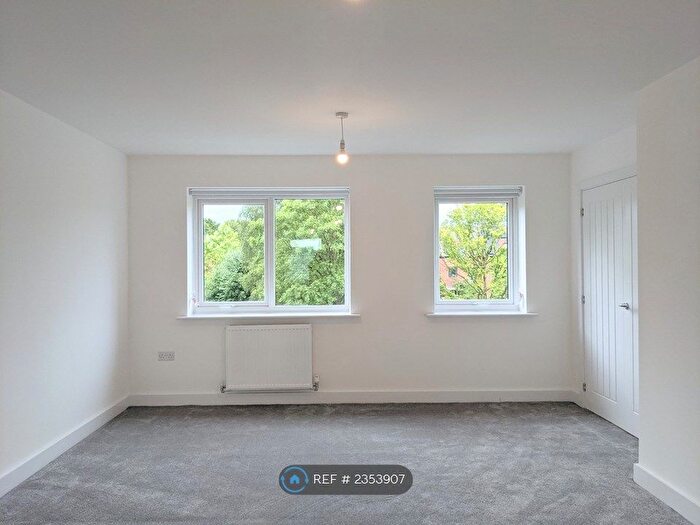 4 Bedroom Semi-Detached House To Rent In Danesdale Drive, Manchester, M4