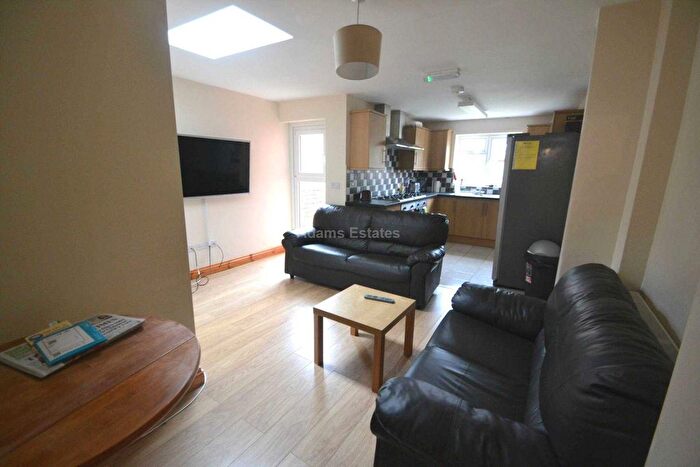 6 Bedroom Terraced House To Rent In De Beauvoir Road, Reading, RG1