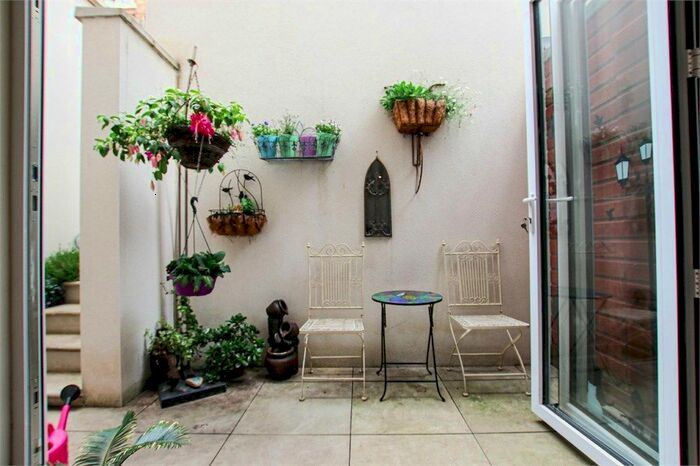 1 Bedroom Flat To Rent In - Belmont Road, Wallington, SM6